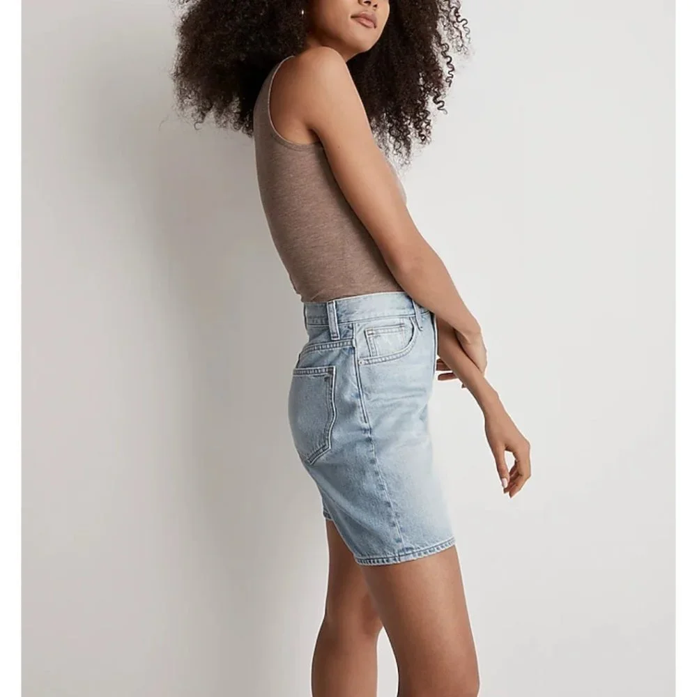 🏷️NWT Madewell Baggy Jean Shorts In Bessemund Wash - Size 23